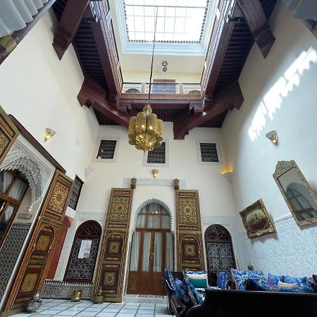 Riad Alkatib แมกเนส ภายนอก รูปภาพ