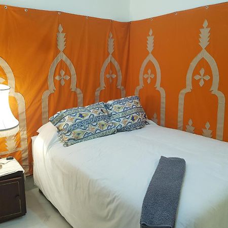 Riad Alkatib แมกเนส ภายนอก รูปภาพ