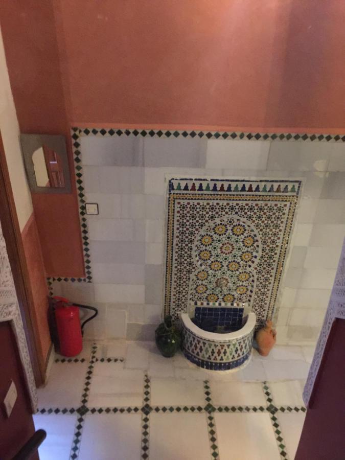 Riad Alkatib แมกเนส ภายนอก รูปภาพ