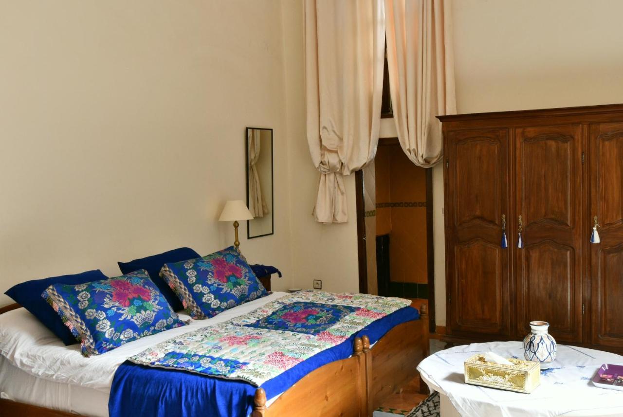 Riad Alkatib แมกเนส ภายนอก รูปภาพ