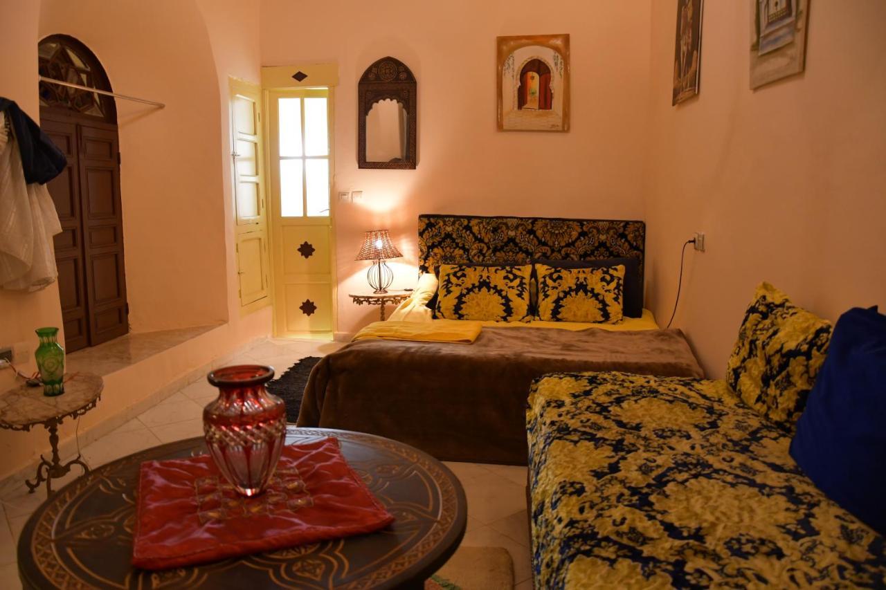 Riad Alkatib แมกเนส ภายนอก รูปภาพ