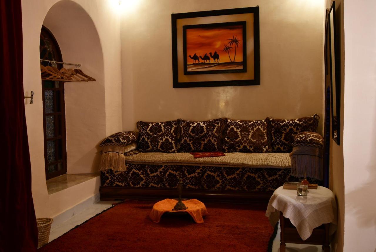 Riad Alkatib แมกเนส ภายนอก รูปภาพ