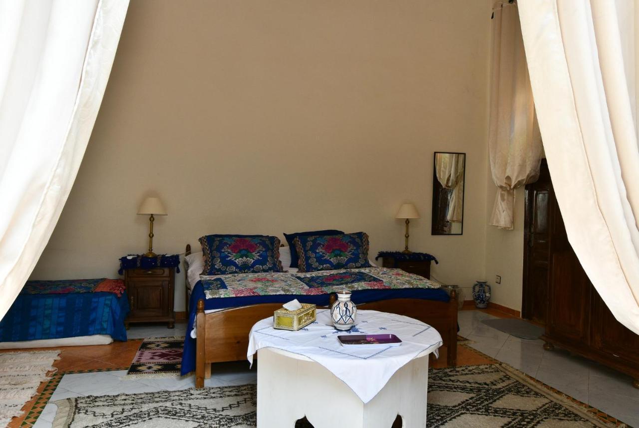 Riad Alkatib แมกเนส ภายนอก รูปภาพ