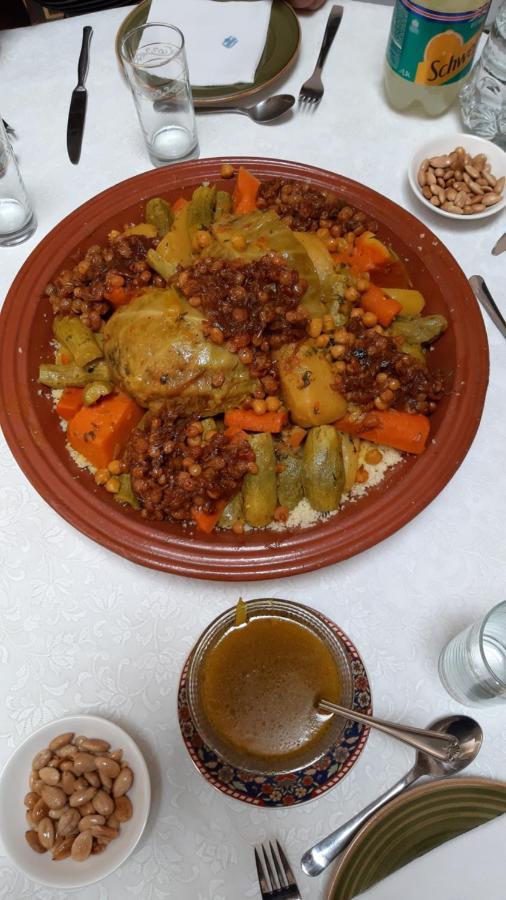 Riad Alkatib แมกเนส ภายนอก รูปภาพ