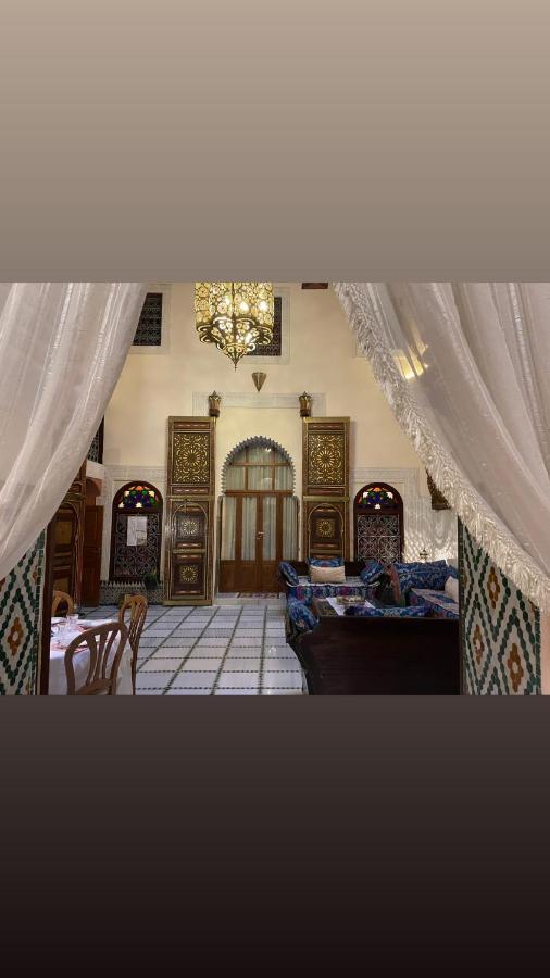 Riad Alkatib แมกเนส ภายนอก รูปภาพ