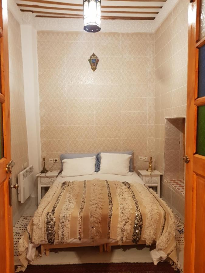Riad Alkatib แมกเนส ภายนอก รูปภาพ